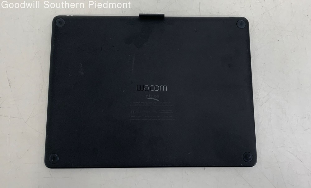 Wacom Intuos CTL-6100WL Graphics Tablet with Stylus Pen Bundle - Tested