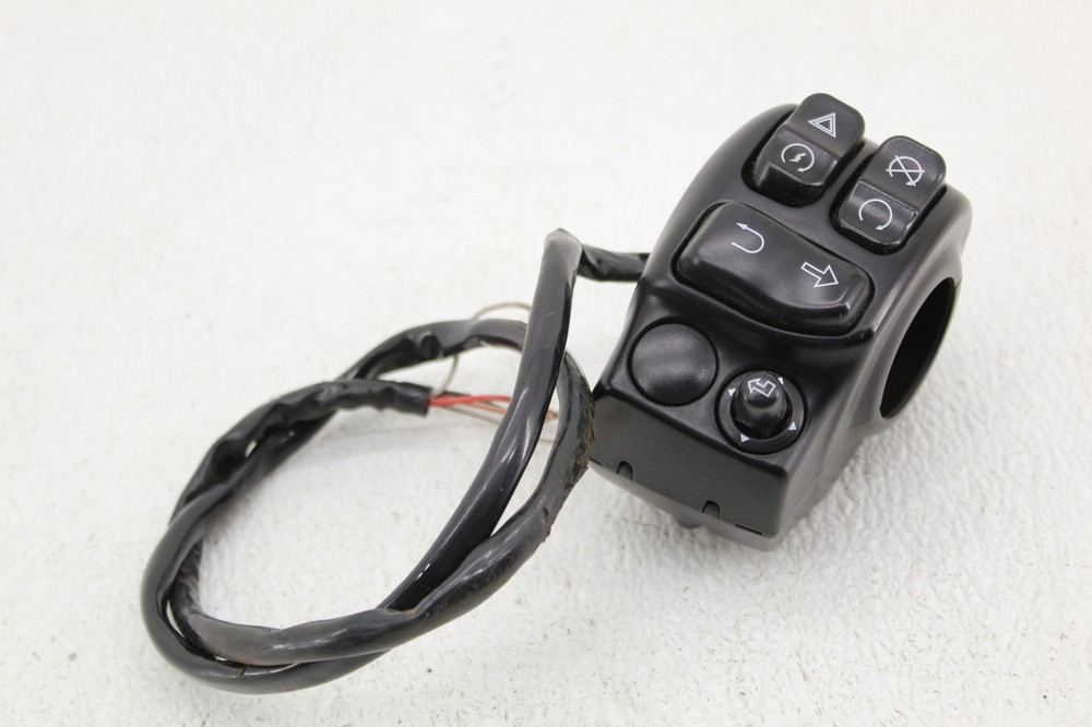 17-23 Harley Davidson Road Glide Fltrx Right Control Switch Pack