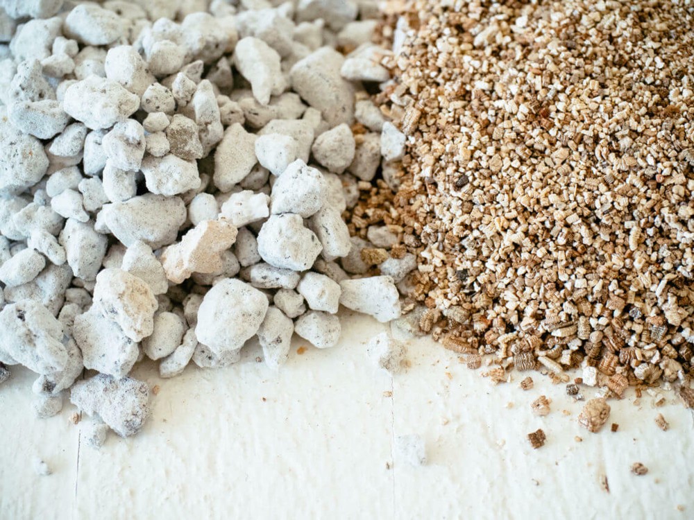 PERLITE & FINE GRADE  VERMICULITE SEED STARTING  ALL QUANTITIES  bagged separate