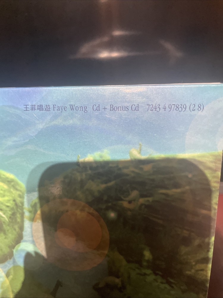 王菲唱遊.紅豆首年版CD所有$45以下CD $100四張請信息溝通更優惠截圖給我發新的鏈接給你才下單合拼邮費謝謝