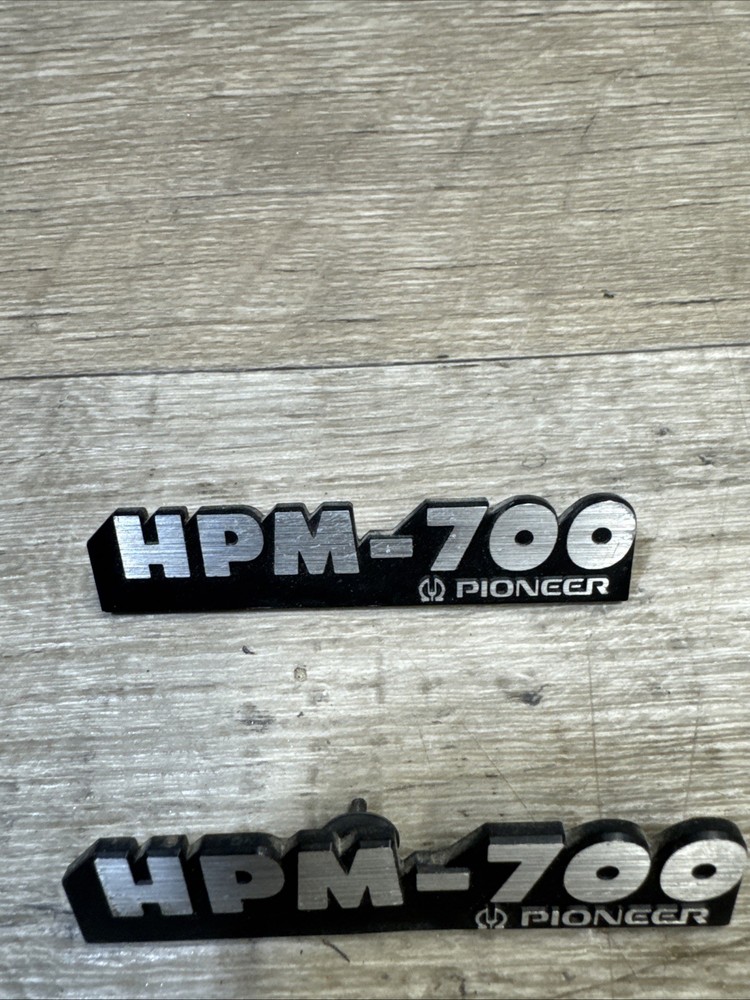Pioneer HPM 700 Badges