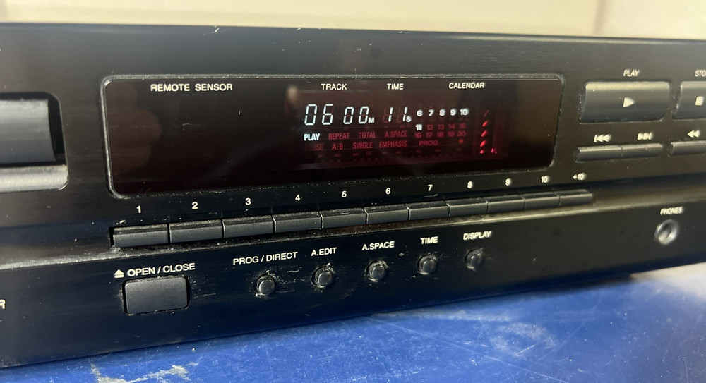 Denon DCD-615 CD Player - 20 Bit 8 Times Over Sampling Digital Filter TESTED!!