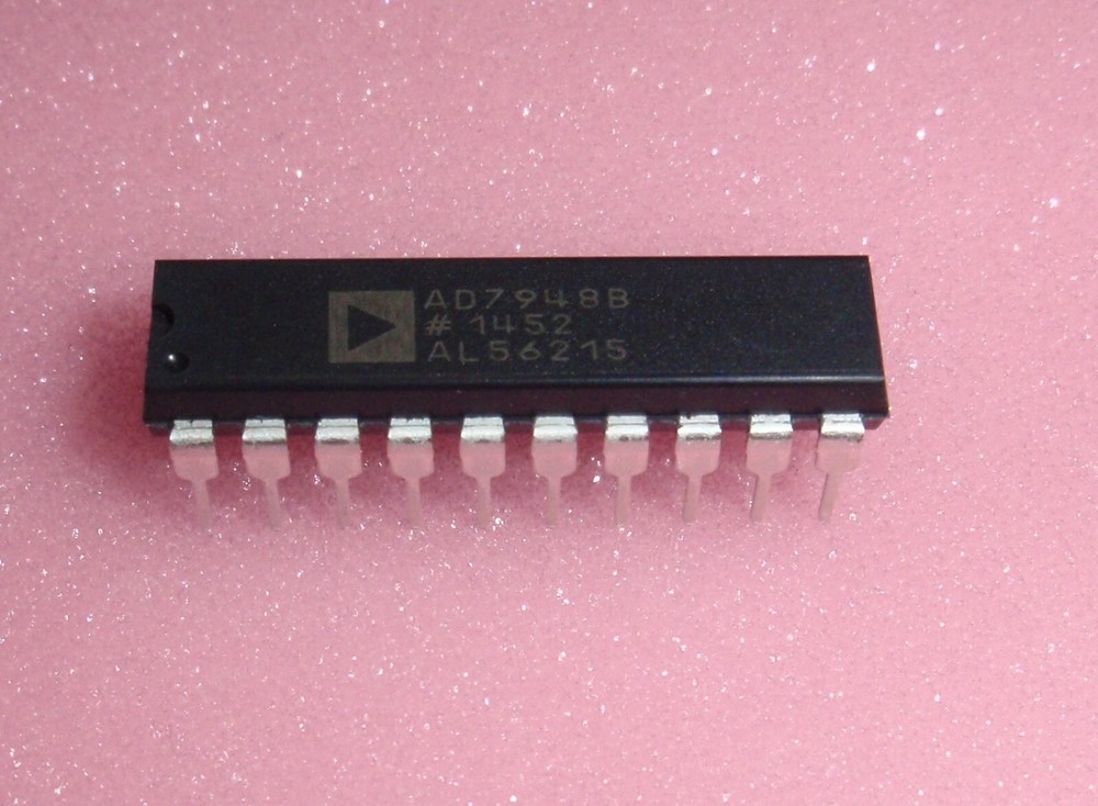 AD7948BNZ +3.3 V/+5 V Multiplying 12-Bit DAC With an 8-Bit Byte Interface AD7948
