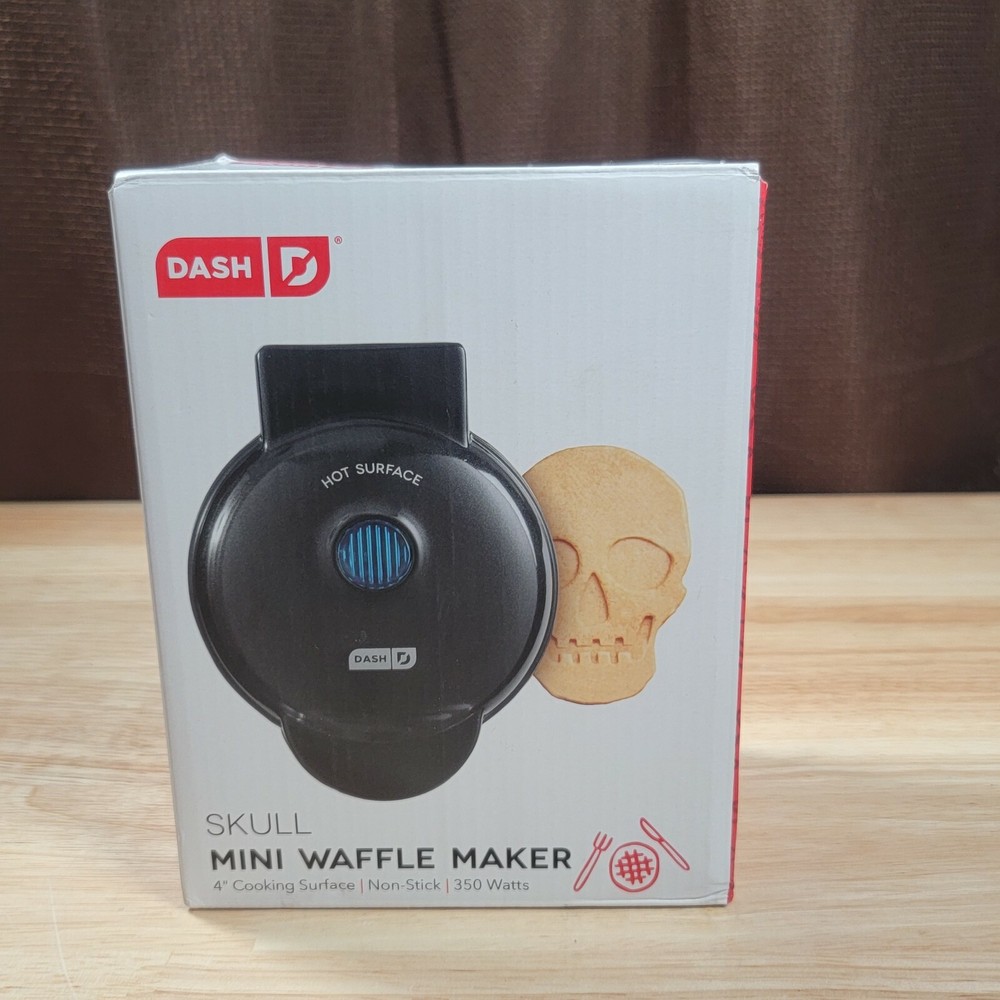 DASH BRAND MINI SKULL SHAPED WAFFLE MAKER NEW
