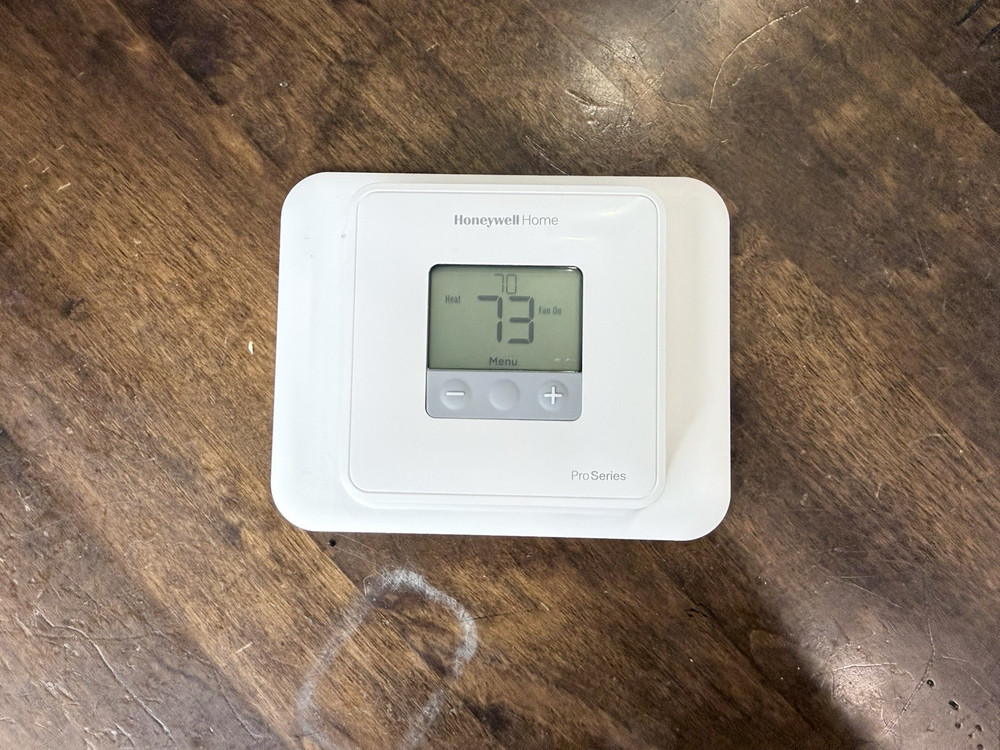 HONEYWELL TH1110D2009 NON-PROGRAMMABLE THERMOSTAT & WALL PLATE