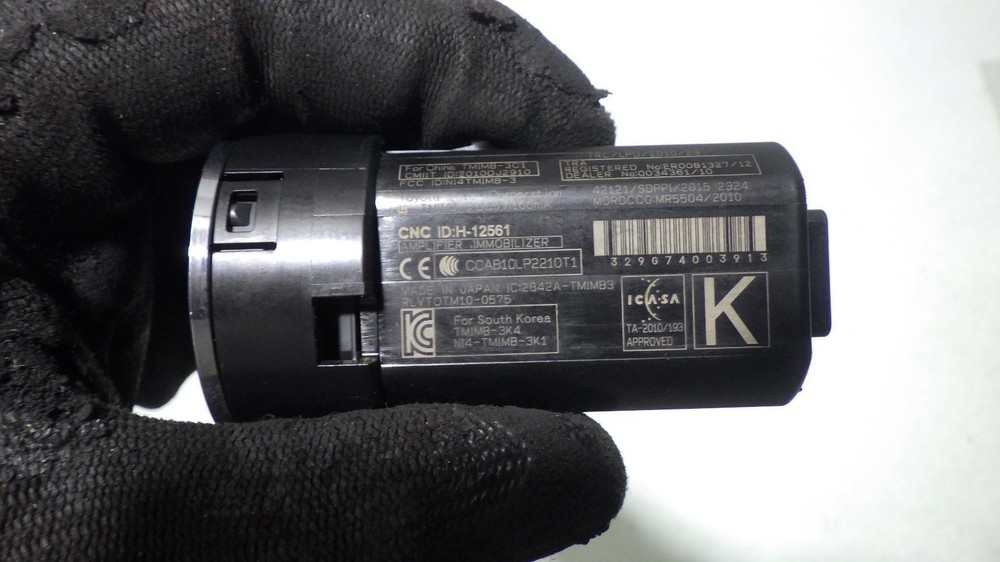 17 TOYOTA PRIUS Ignition W/Key