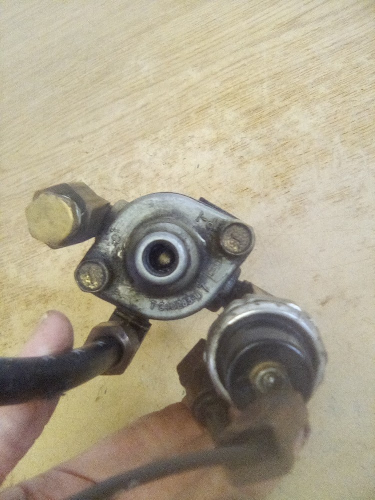 Bendix T-240283 D7 Valve