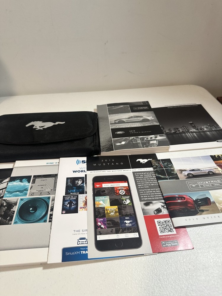 2016 Ford Mustang Owner's Manual Set
