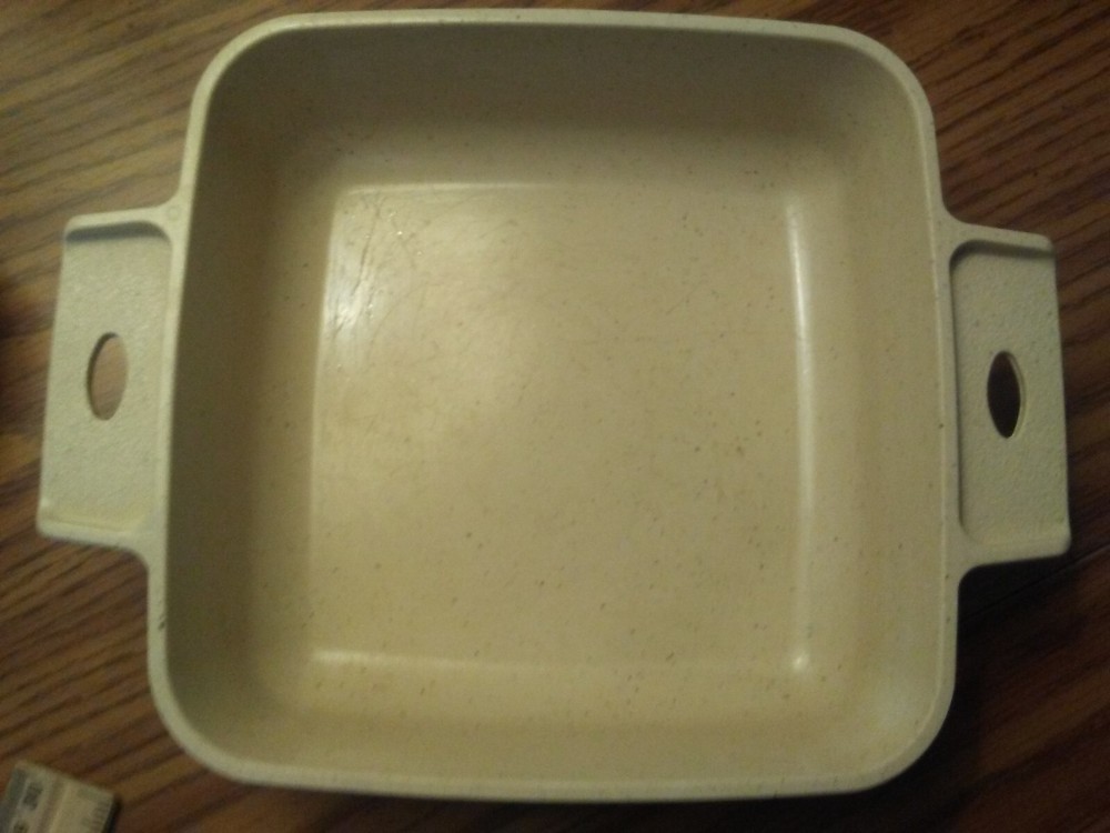 Littonware 1 Quart square microwave dish