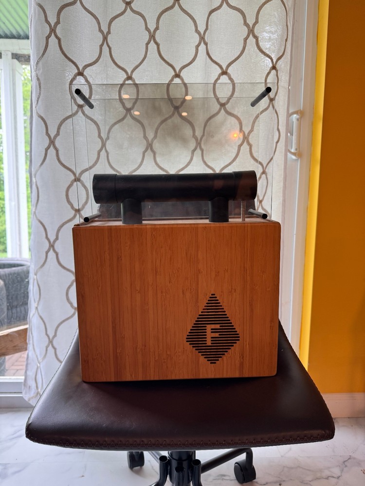 Fireside Audiobox Black – Bluetooth Speaker with Real Dancing Flames