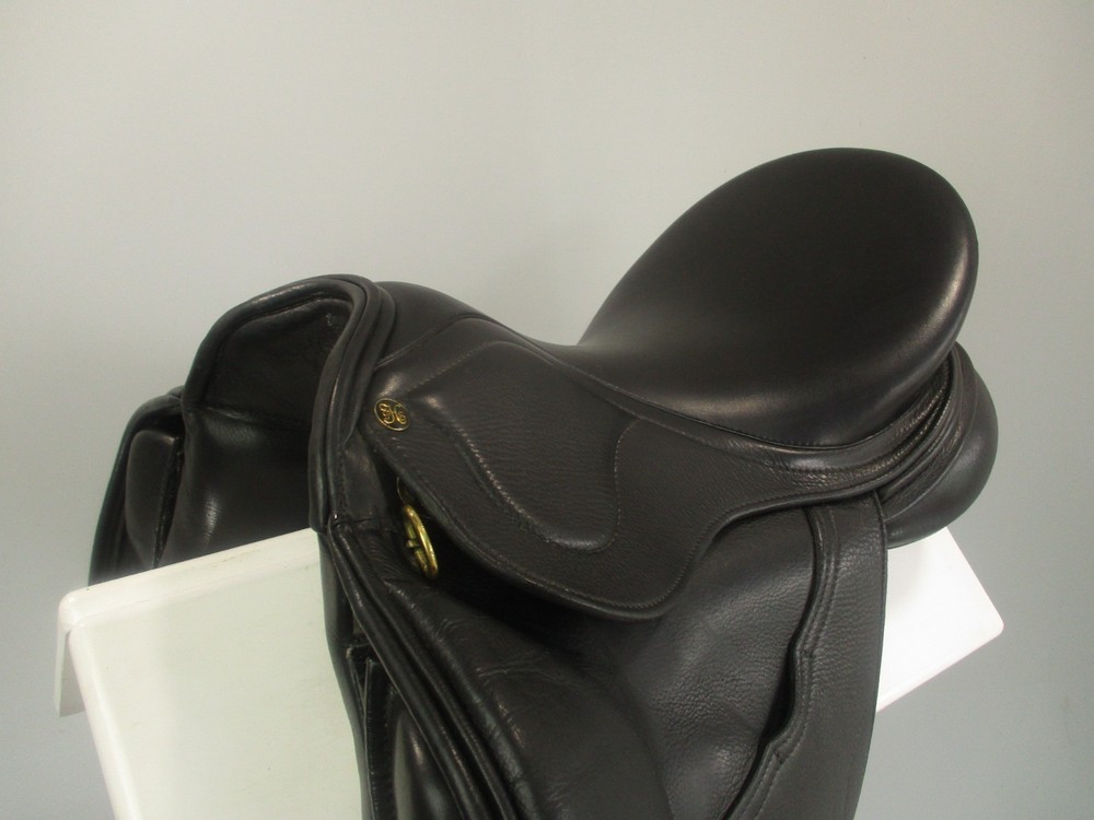 Peter Horobin Amazone Dressage Saddle 17" M