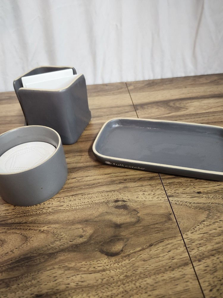 Full Circle Dark Gray Bathroom Set