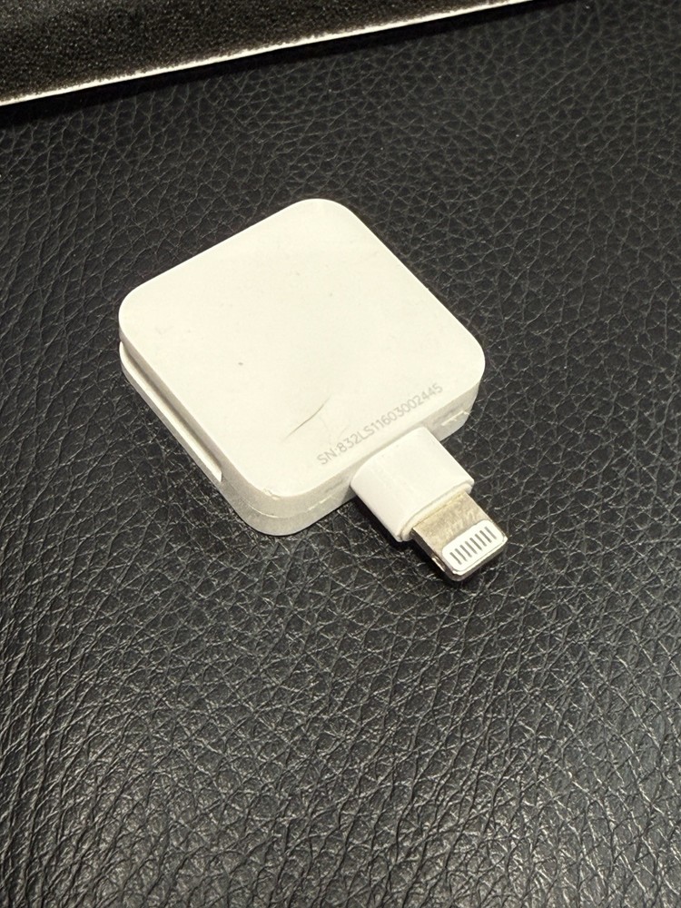 Square Reader Lightning Credit Card Swipe Reader For iPhone Untested