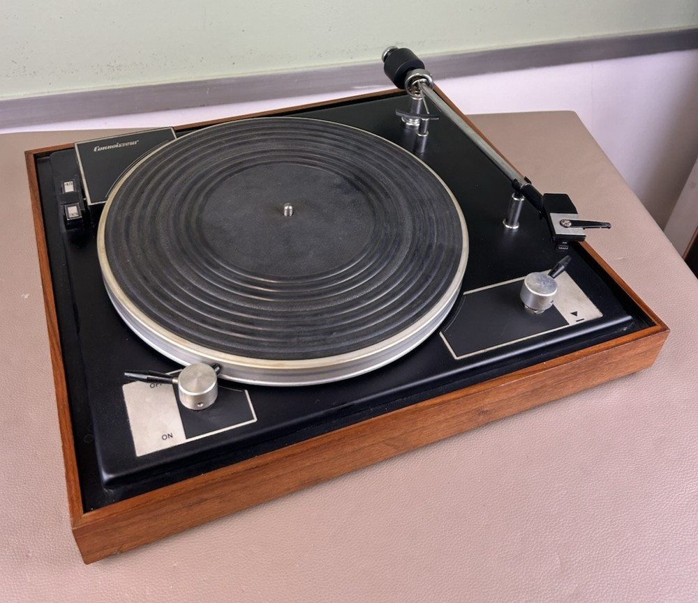 CONNOISSEUR BD 2 TURNTABLE