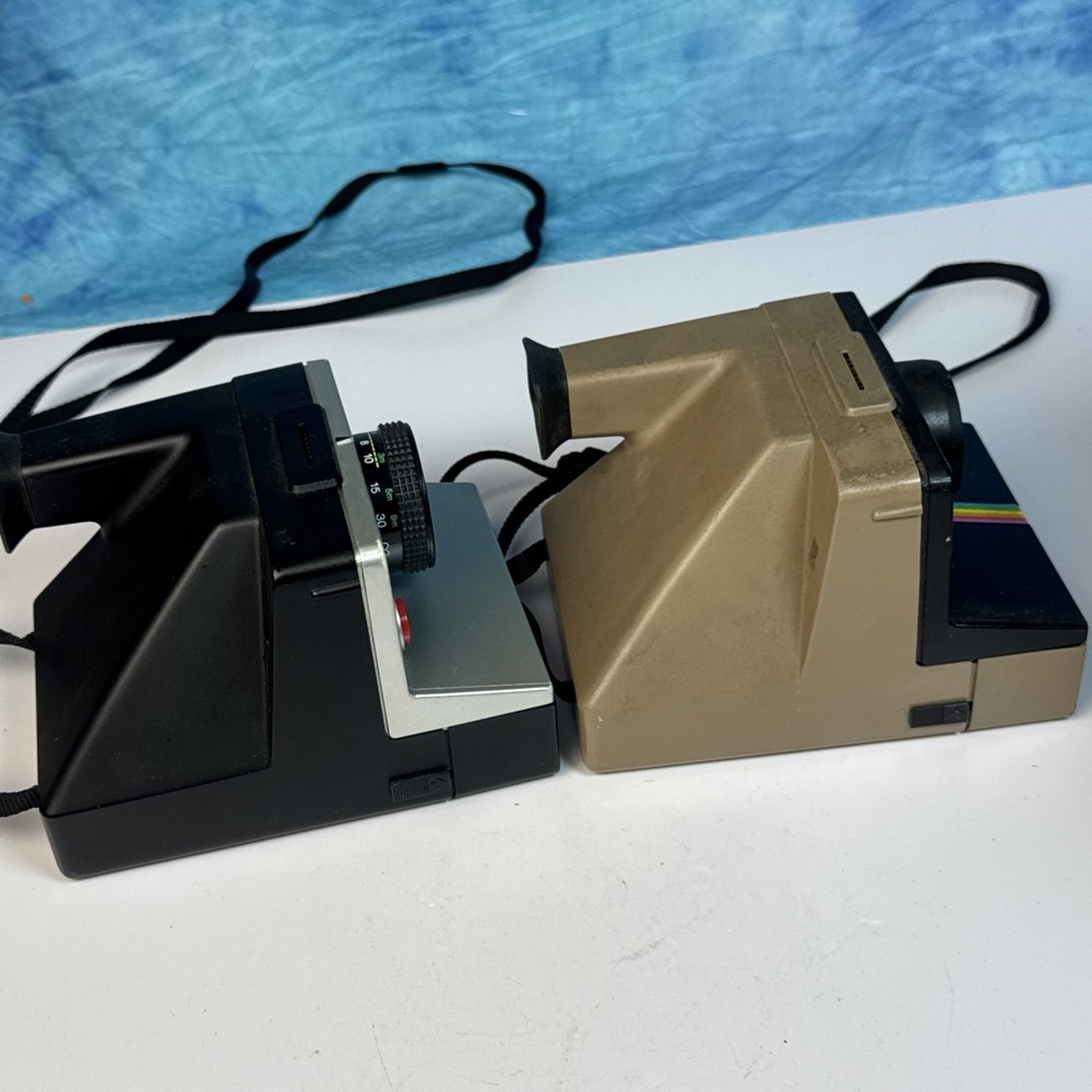 2 Polaroids Pronto B, Presto SX-70