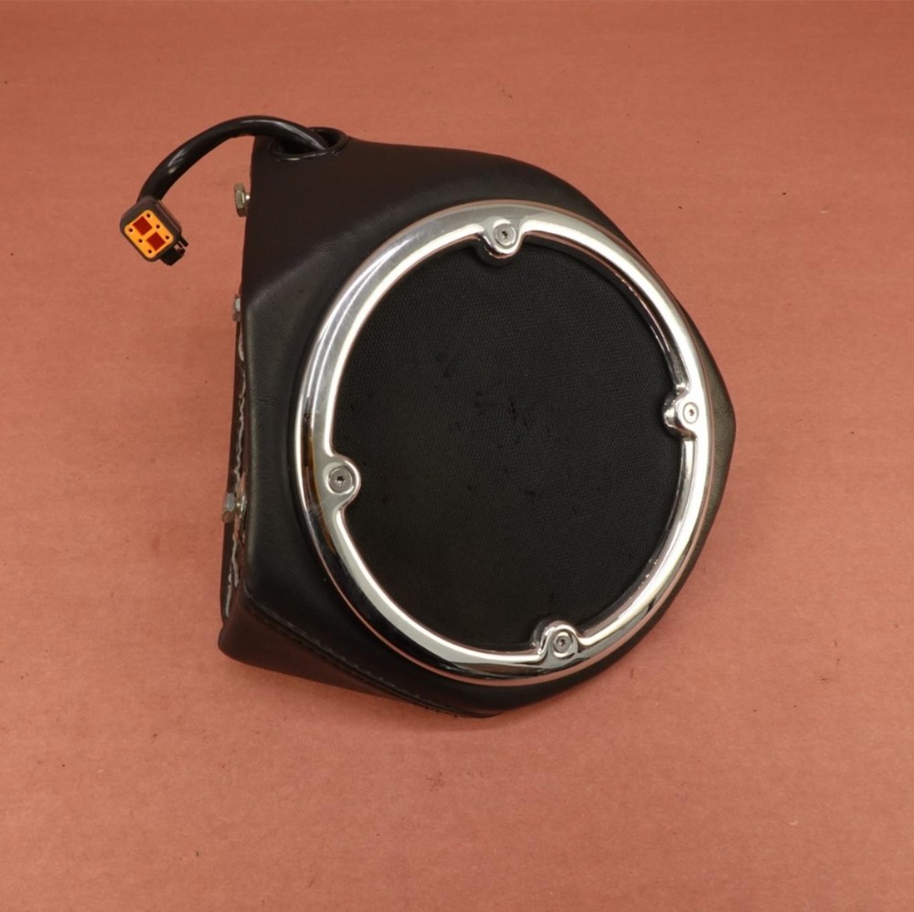 01-06 Harley Davidson Electra Glide FLHTCUI RIGHT REAR SPEAKER