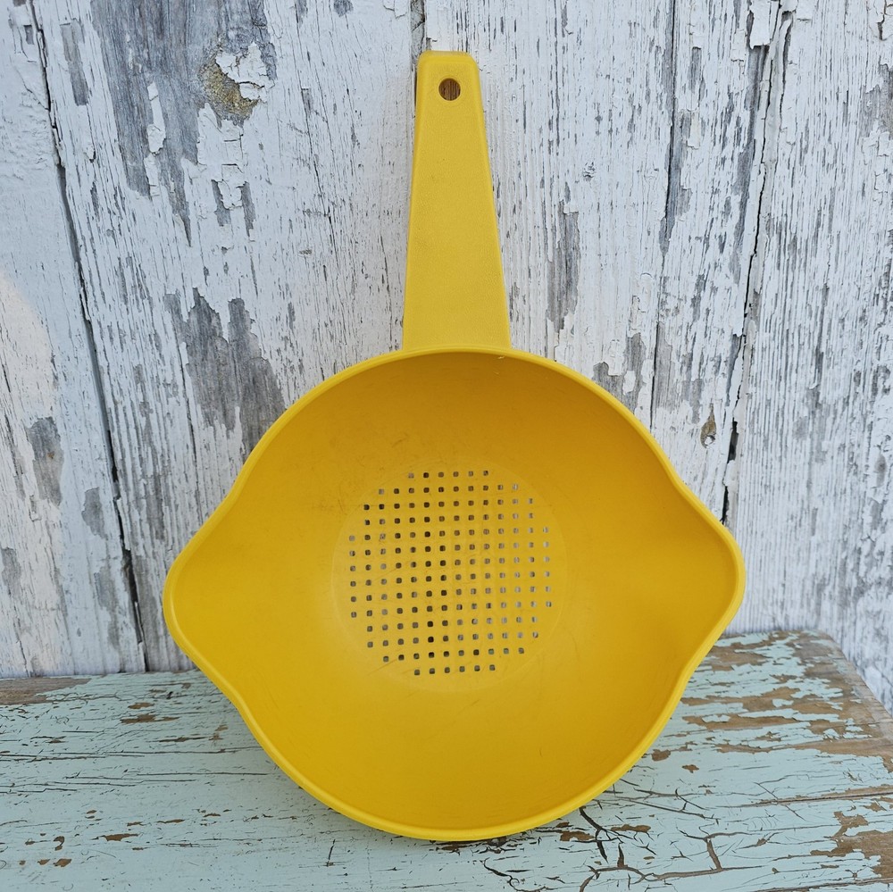 Tupperware Yellow 1-quart Colander Strainer