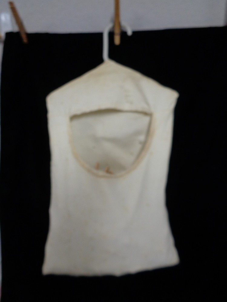 Vintage Clothes Pins & Clothes Pin Bag