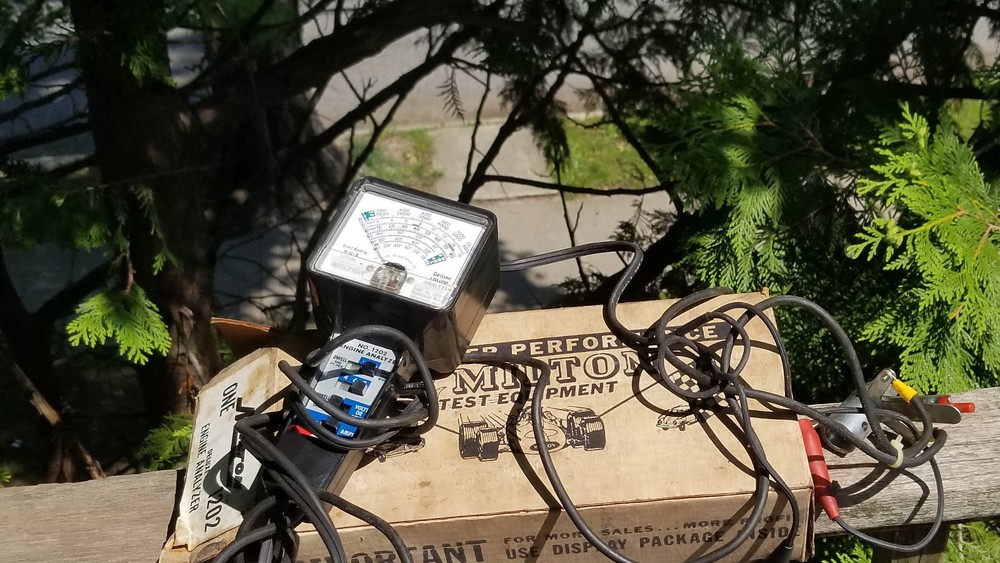 MILTON VINTAGE AUTO / CAR ENGINE ANYLIZER TESTER