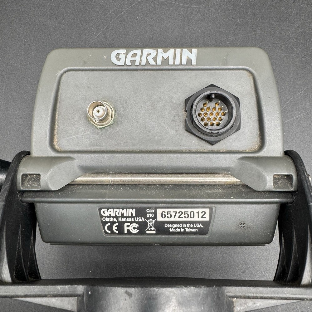 GARMIN GPSmap 172C ChartPlotter GPS Marine Navigator W/ Mount & Cables Untested