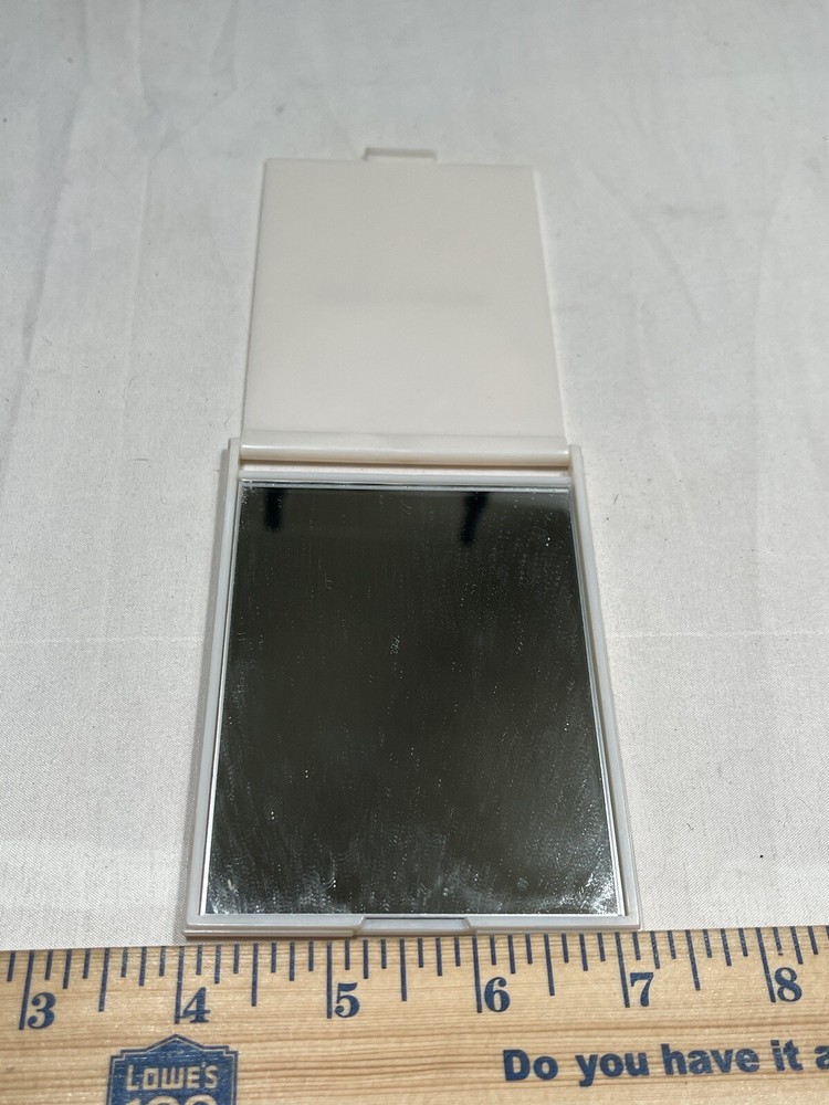 Este Lauder White Plastic Compact Mirror Cosmetics On The Go