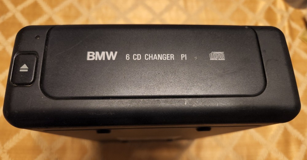 BMW E38 6CD Changer with magazine 