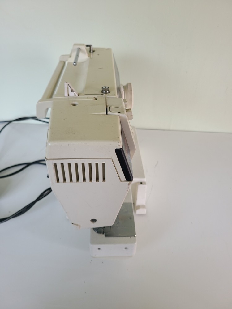 Limited Edition Singer 7033 Sewing Machine With Custom Presser Handle Control