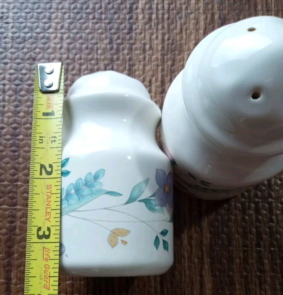 Pfaltzgraff APRIL Pattern Salt & Pepper Shakers Set 3.5"