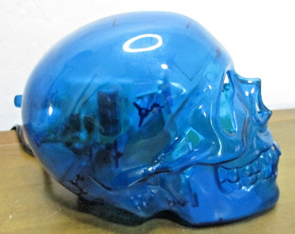Unique! Strobe Light Skull! Blue Translucent! With Adjustable Strobe! 110 Volt