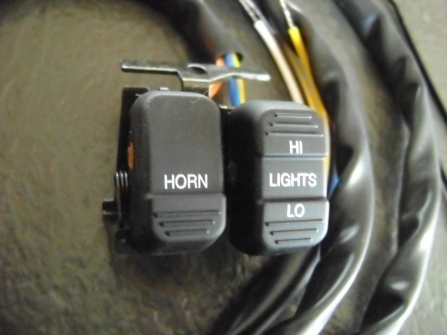 NEW 1996-06 HARLEY BLACK HANDLEBAR LEFT LIGHT SWITCH LEFT LIGHT HORN 71597-96