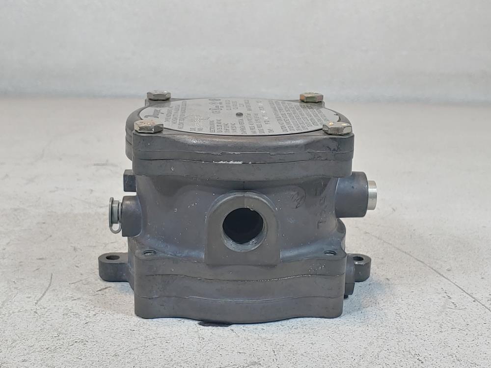 Dwyer Explosion Proof Differential Pressure Switch Catalog#: 1950-5-5F