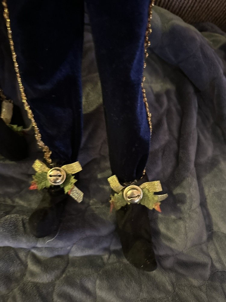 2 Raz Imports 24” Nutcracker Traditions Posable Elf 🎄