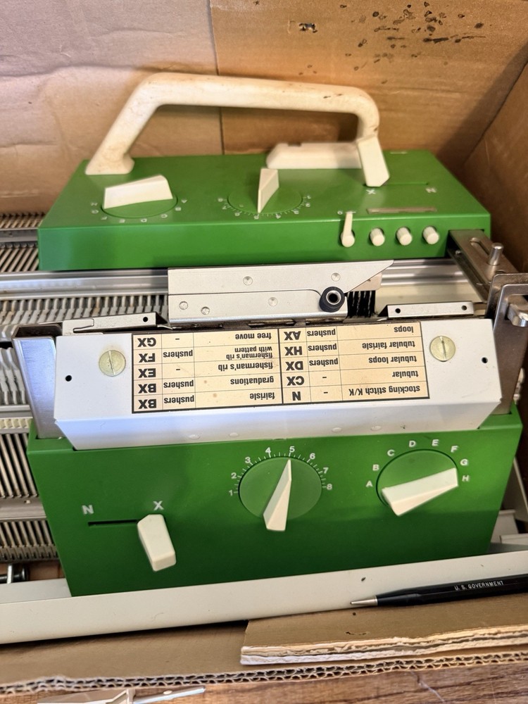 Passap Duomatic 80 Knitting Machine