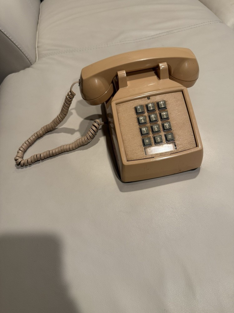 Vintage Bell System Push Button Dial Phone Model 2500 DM works