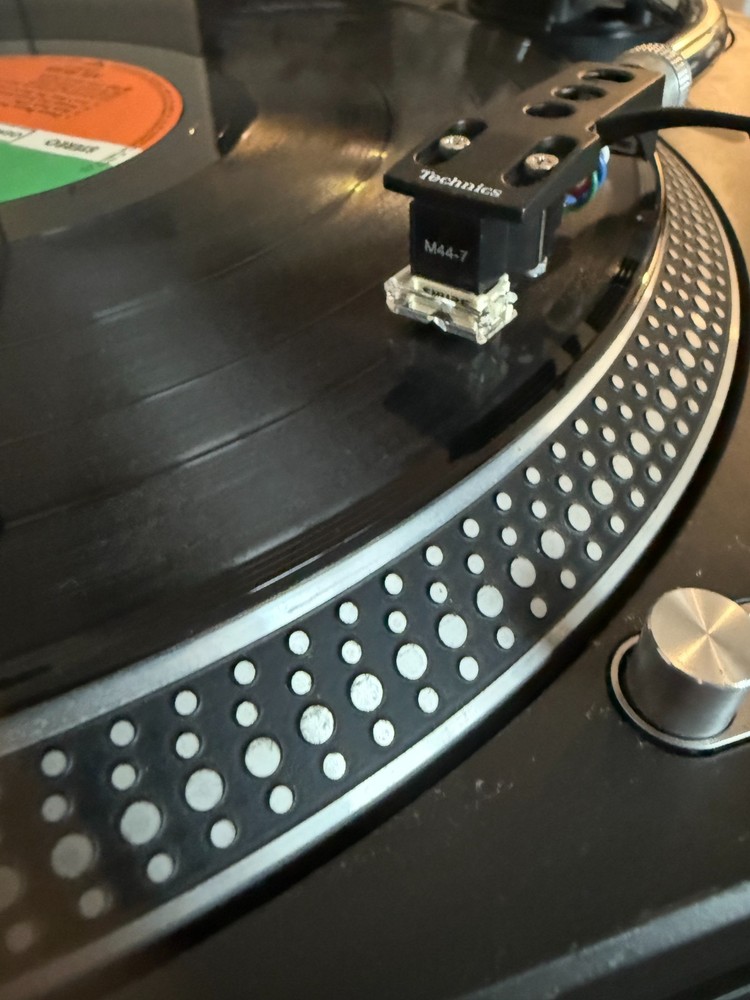 Technics SL-1200MK5 Analog DJ Turntable - Black