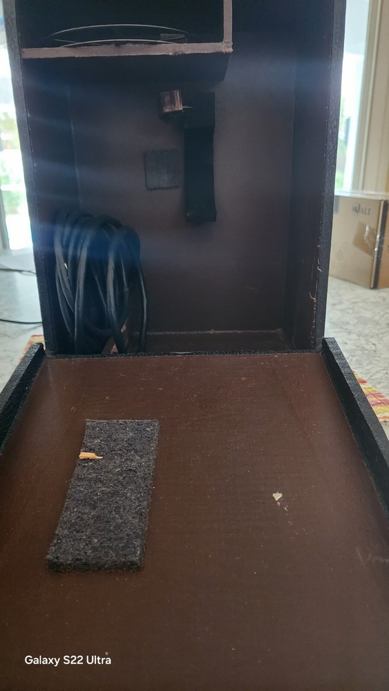 Revele 8 Model 85 Projector