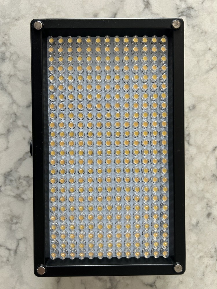 Genaray LED-7100T 312 LED Variable-Color On-Camera Light - Very Good Condition