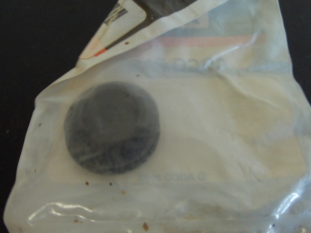 AGCO- PLUG - 3713741M1 BX1ARLINGTON