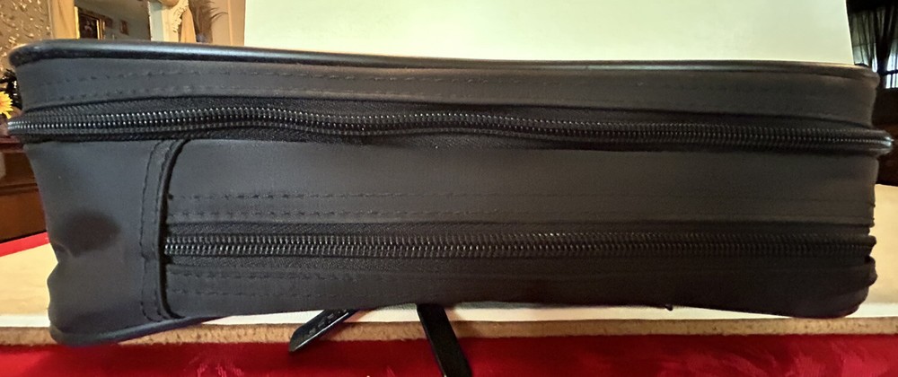 Targus Laptop/Notebook Case, Holds 15" Laptop Read e2