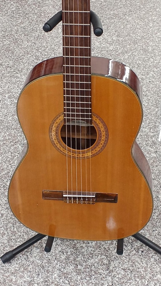 MORRIS LUTHIER 100 Classical Guitar