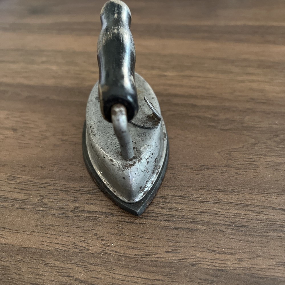 Miniture Dover Sad Iron Salesman Sample