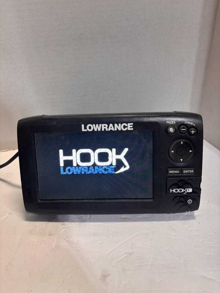 Lowrance Hook 7 Fishfinder/Chartplotter with Mount and Power Cable