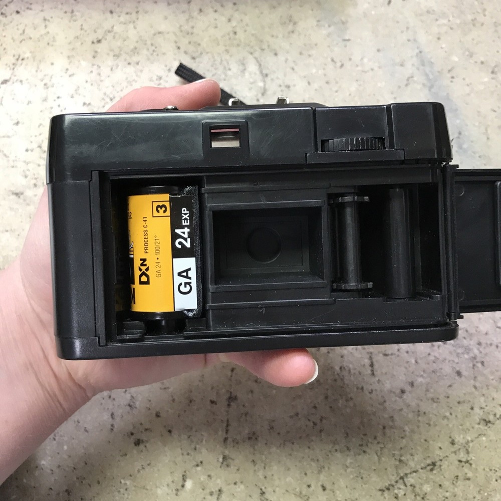 Argus 100 Point & Shoot 35mm Camera W/Flash - Untested - Flash Charges Fast Ship