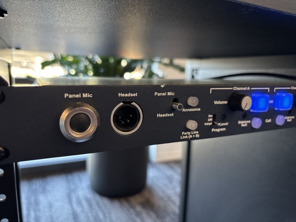 Clear-com MS-702 with 8 RS-701 belt packs