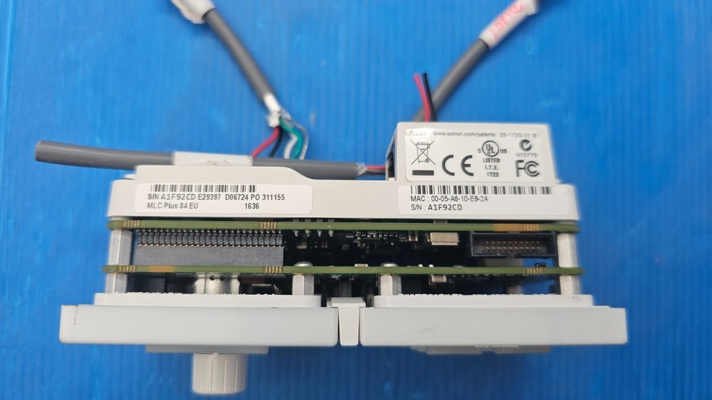 Extron MLC Plus 84 EU 1636 33-1720-01 D MediaLink Plus Controller
