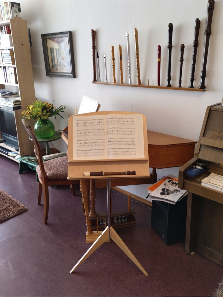 Music stand