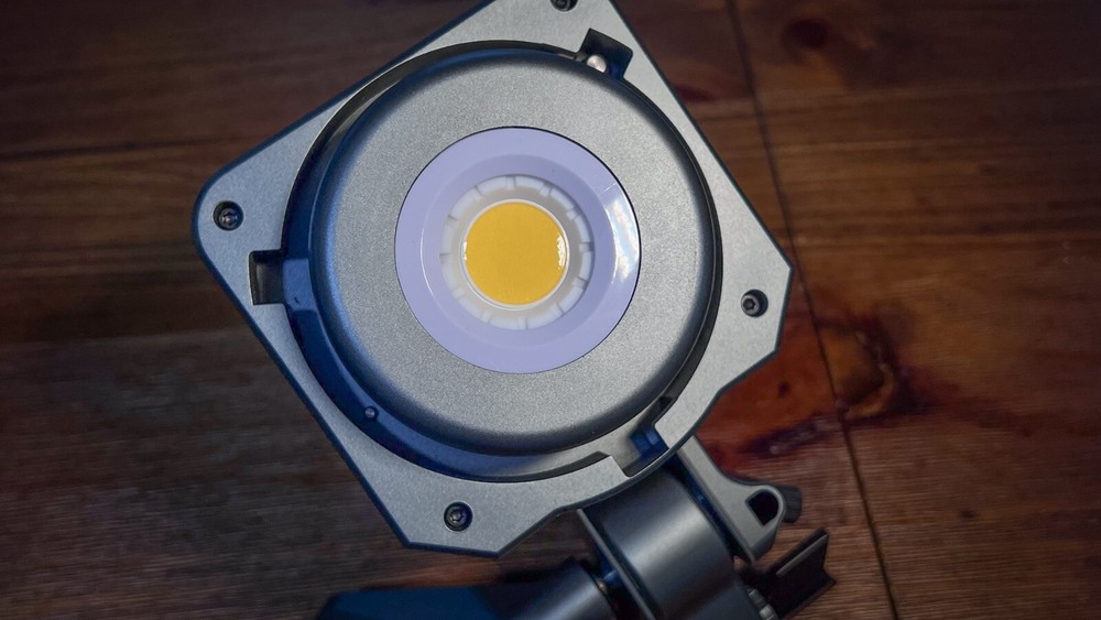 APUTURE AMARAN 100D DAYLIGHT LED LIGHTS (Bowens Mount)