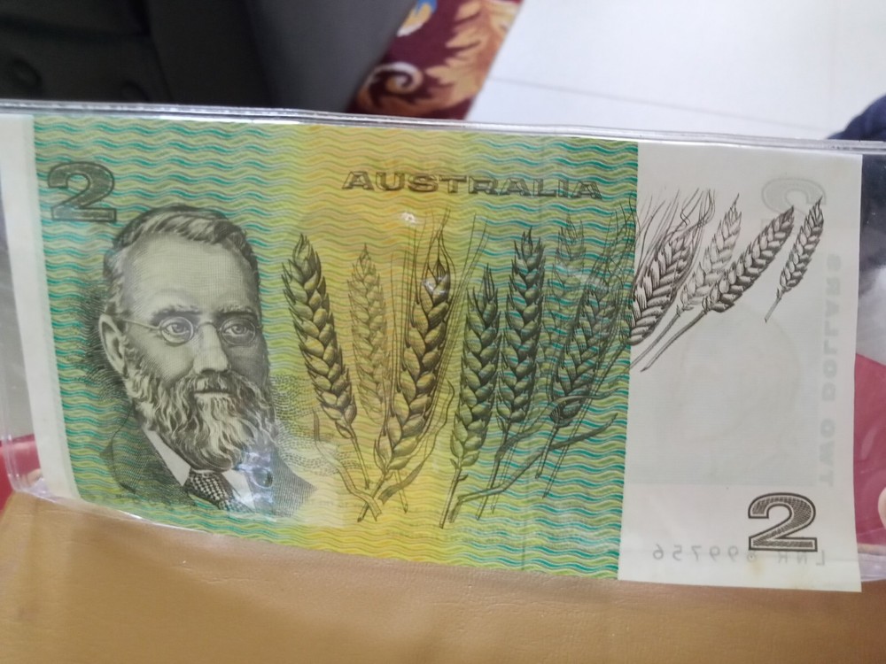 Australia Last 2$ Notes And First 2$ Coin