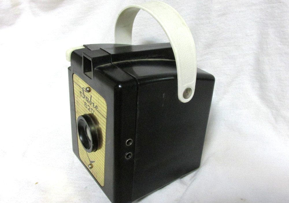 VINTAGE 1950s SABRE 620 CAMERA