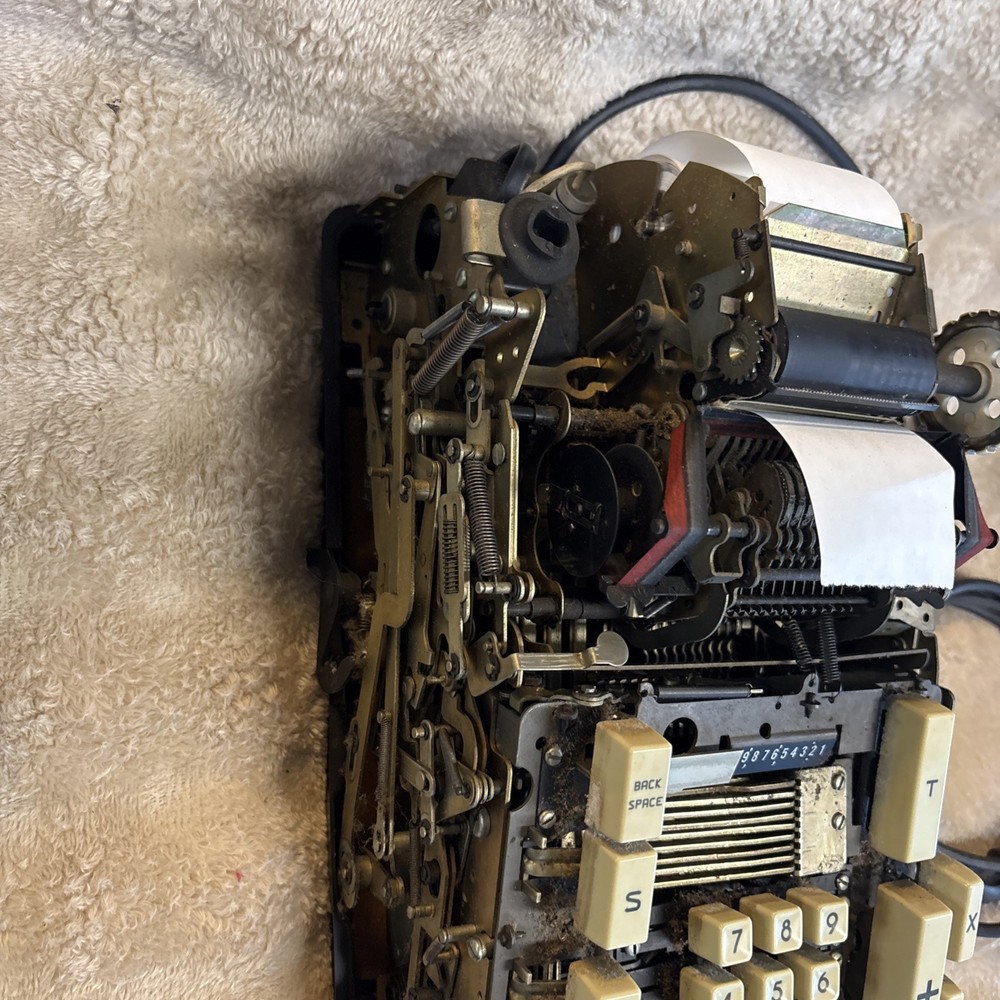Vintage Remington Sperry Rand Adding Machine Model 41012-10